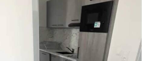 Apartment | Eigene Küche | Kühlschrank, Mikrowelle, Herdplatte, Geschirrspüler