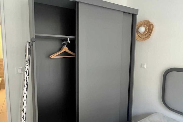 Apartamento | 1 dormitorio y espacio para trabajar con un portátil