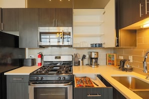 Fridge, microwave, oven, stovetop