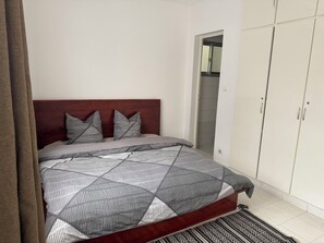 3 bedrooms, iron/ironing board, WiFi