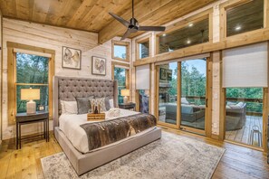 3 bedrooms, iron/ironing board, travel cot, WiFi - Mountain Dream’n- modern, dog friendly, hot tub (Blue Ridge)