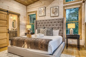 3 bedrooms, iron/ironing board, travel cot, WiFi - Mountain Dream’n- modern, dog friendly, hot tub (Blue Ridge)