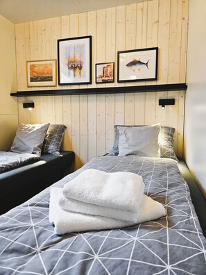 Free WiFi, bed sheets