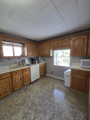 Microwave, oven, stovetop, dishwasher