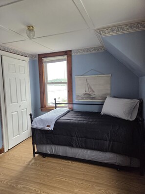 4 bedrooms, WiFi, bed sheets
