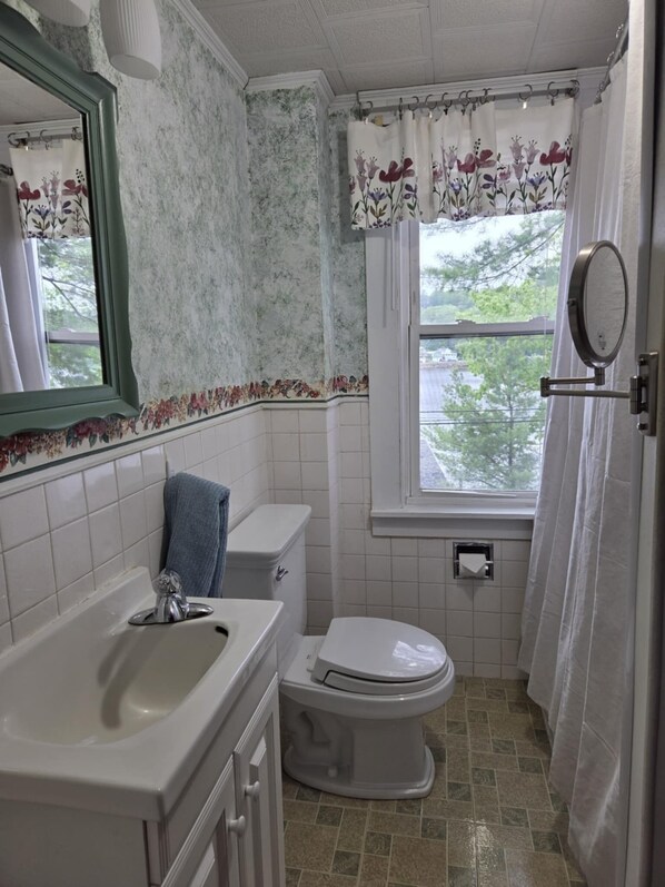 Towels, toilet paper