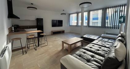 Charming downtown apartment