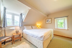 4 slaapkamers, een strijkplank/strijkijzer, wifi, beddengoed