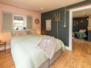 1 soverom, strykejern/-brett, wi-fi (inkludert) og sengetøy