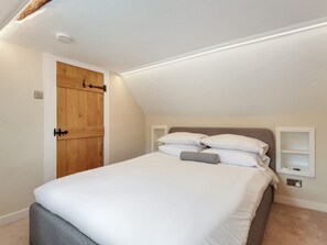 1 bedroom, iron/ironing board, free WiFi, bed sheets - Pass the Keys | Newly renovated flat Sevenoaks High Street (Sevenoaks)