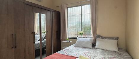 3 soverom, strykejern/-brett, wi-fi og sengetøy