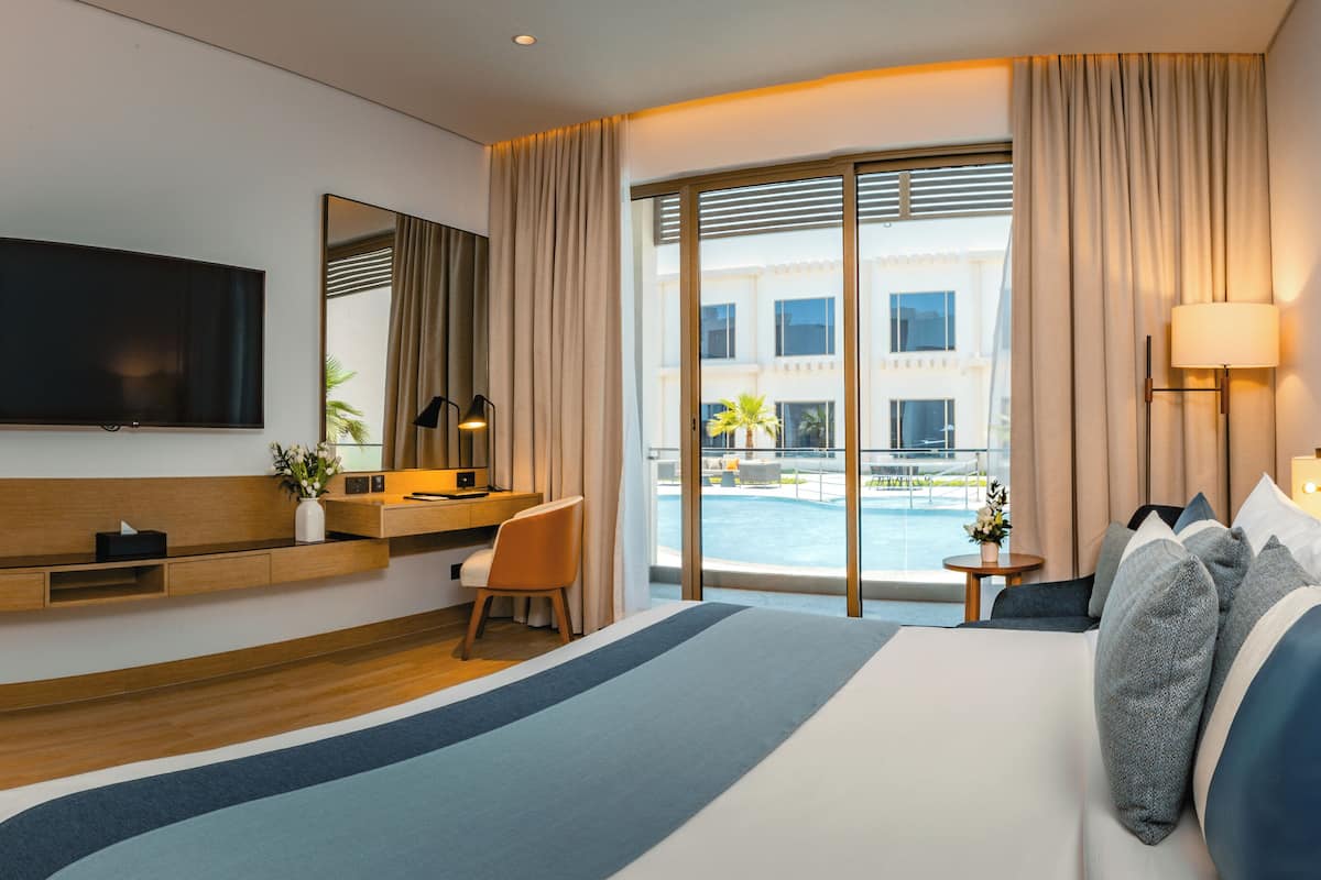 Premium Room, 1 King Bed, Balcony | Minibar, in-room safe, laptop workspace, soundproofing