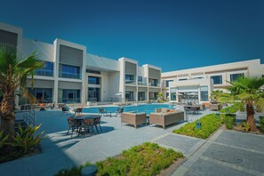 Outdoor pool - First Grand Hotel (Dammam)