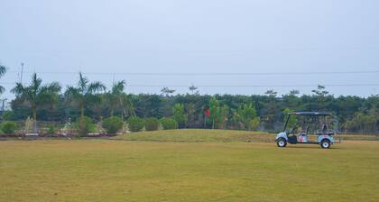 Peaceful celebrity resort near Mahakal Mandir in Indore Ujjain Highway.