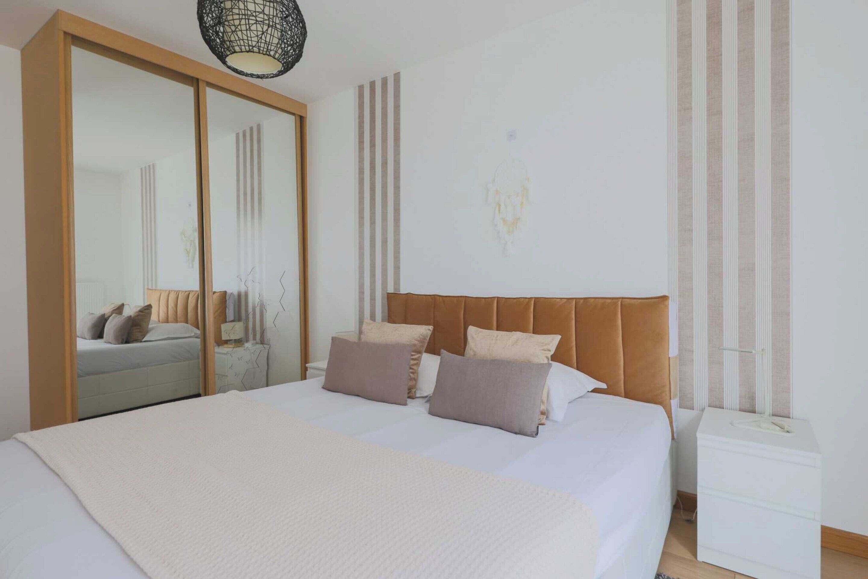 Apartment | 2 bedrooms, laptop workspace, iron/ironing board, bed sheets