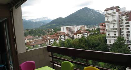 Proche du lac d'Annecy et du centre ville,appartement fonctionnel avec belle vue