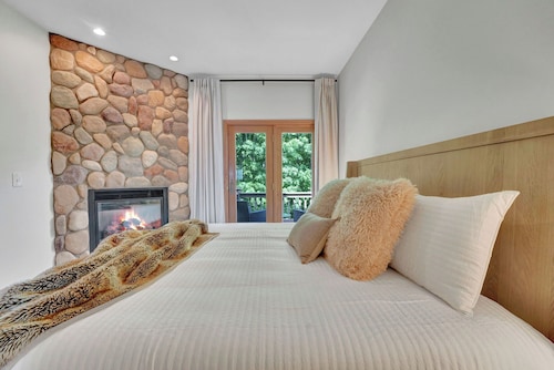 Charming hillside haven townhome at Holiday Valley in Ellicottville