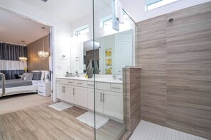 6 chambres, fer et planche à repasser, lit parapluie, Wi-Fi