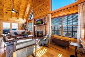 Älytelevisio, takka, videopelejä