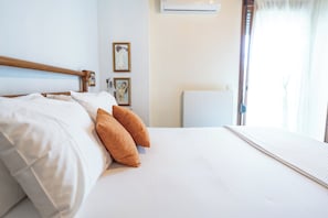 Blackout drapes, iron/ironing board, free WiFi