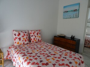 2 quartos, ferros/tábuas de passar roupa, Wi-Fi, roupa de cama