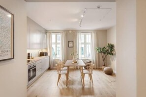 Comfort Apartment, 2 Bedrooms, Non Smoking | Esszimmer