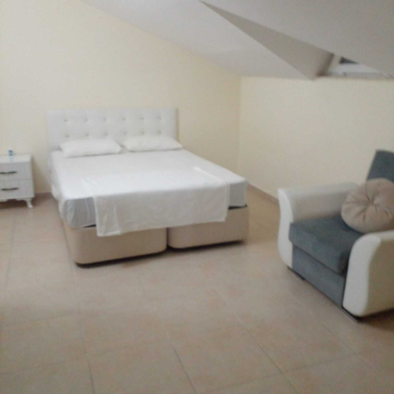 2 bedrooms, iron/ironing board, WiFi