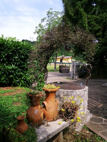 Property grounds. Surrounded by nature, Casa al Pino is ready to welcome you!