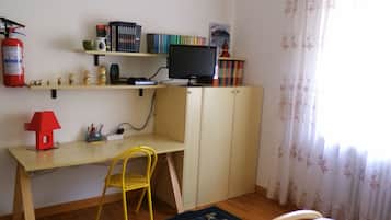 1 chambre, fer et planche Ă repasser, Wi-Fi, draps fournis