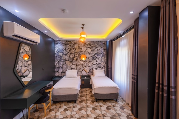 Deluxe Twin Room, City View | Premium bedding, down duvets, memory-foam beds, in-room safe