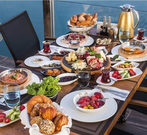 Petit déjeuner buffet compris tous les jours