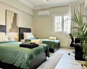 3 bedrooms, iron/ironing board, WiFi, bed sheets