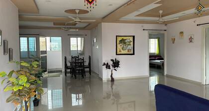 3-bedroom apartment with WiFi, AC in Banjarahills near Care Hospital city centre