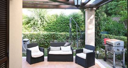 SE185 - Senigallia, renovated three-room apartment with garden and garage