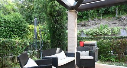 SE185 - Senigallia, renovated three-room apartment with garden and garage