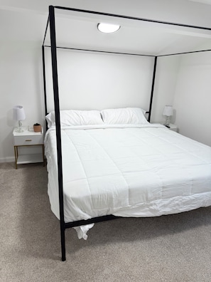 5 bedrooms, iron/ironing board, WiFi, bed sheets