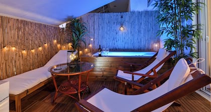 Luxe Penthouse, Seaview, jacuzzi, big patio, fiber