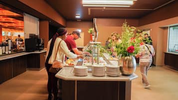 TĂ€gliches nach Wunsch zubereitetes FrĂŒhstĂŒck (10 EUR pro Person)