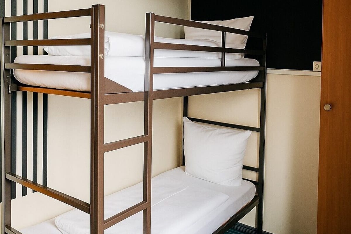 Zweibettzimmer, eigenes Bad | Schreibtisch, kostenloses WLAN