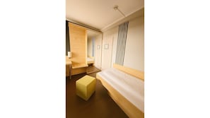 Chambre Simple, salle de bains privée | Bureau, Wi-Fi gratuit, draps fournis