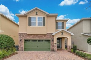 Exterior - 8BR Disney Mansion + Mario Kart Arcade + Themed Rooms + Pool/SPA (Kissimmee)