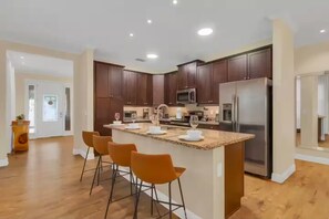 Private kitchen - 8BR Disney Mansion + Mario Kart Arcade + Themed Rooms + Pool/SPA (Kissimmee)