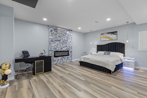2 quartos, ferros/tábuas de passar roupa, Wi-Fi, roupa de cama