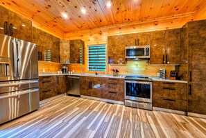 Mikrowelle, Ofen, Herdplatte, Geschirrspüler