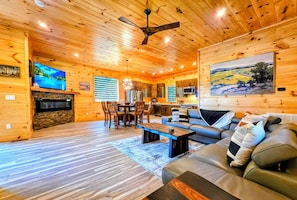 Smart TV y chimenea