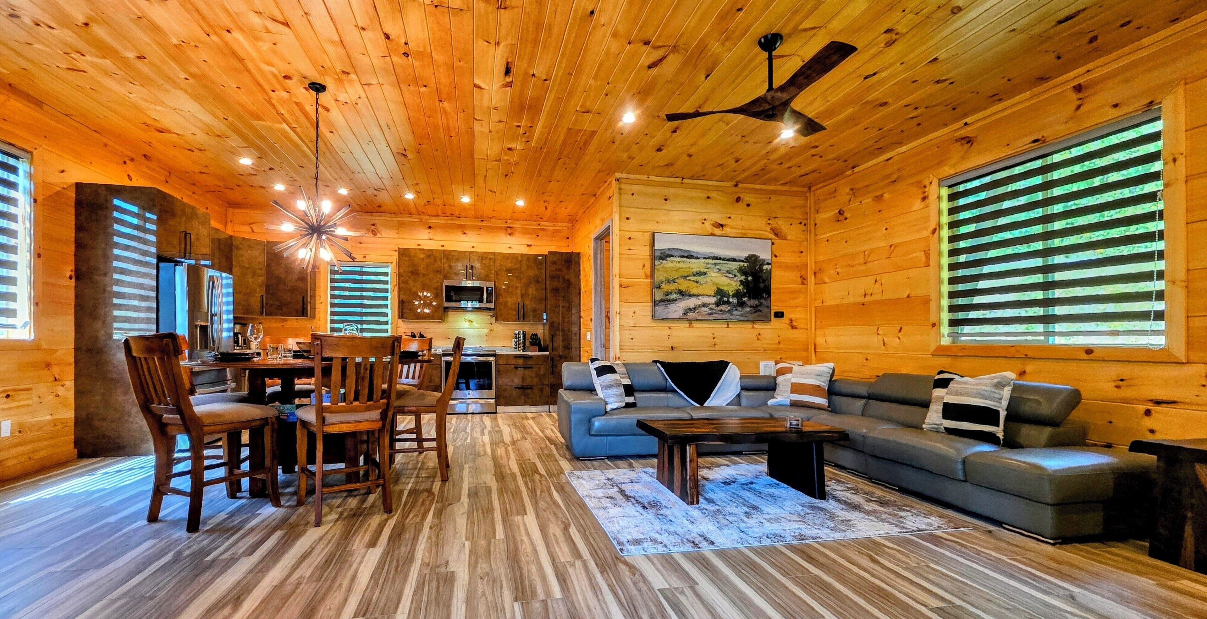 Creekside Hideaway BRAND NEW 2025! Reviews, Deals & Photos 2026
