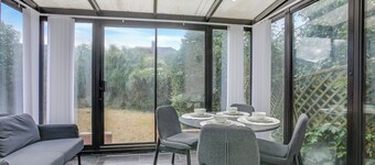 Luxury 5 Bedroom Home in Newcastle