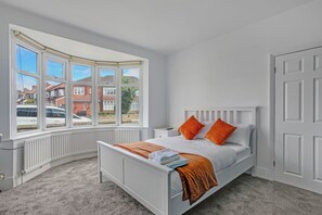 5 Schlafzimmer, Bügeleisen/Bügelbrett, WLAN, Bettwäsche