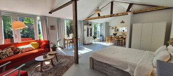 Barn converted into cosy studio with garden and free parking in Eindhoven