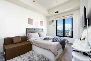 1 quarto, escrivaninha, ferros/tábuas de passar roupa, Wi-Fi de cortesia